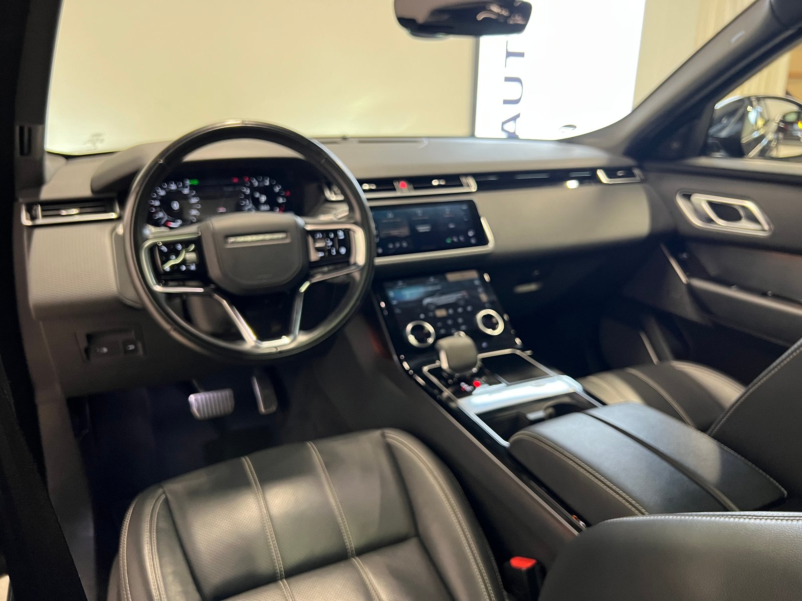 LAND ROVER Range Rover Velar 3.0 I6 R-Dynamic SE, Mild-Hybrid Petrol/Electric, Second hand / Used, Automatic - 3