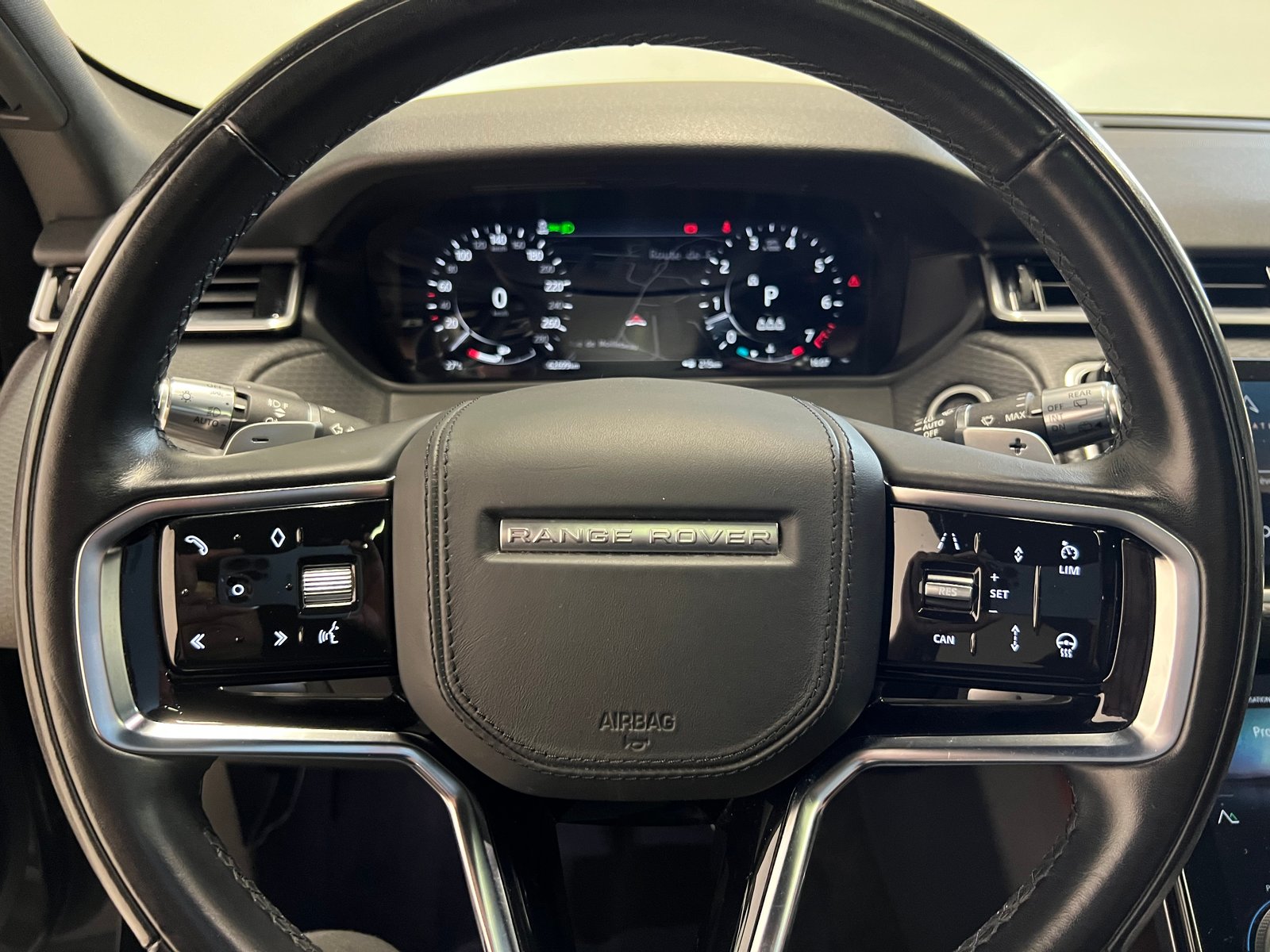 LAND ROVER Range Rover Velar 3.0 I6 R-Dynamic SE, Mild-Hybrid Petrol/Electric, Second hand / Used, Automatic - 4