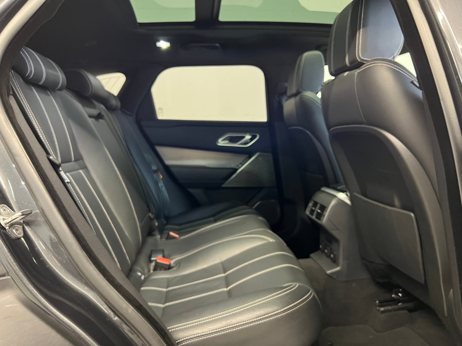 LAND ROVER Range Rover Velar 3.0 I6 R-Dynamic SE, Mild-Hybrid Petrol/Electric, Second hand / Used, Automatic - 7