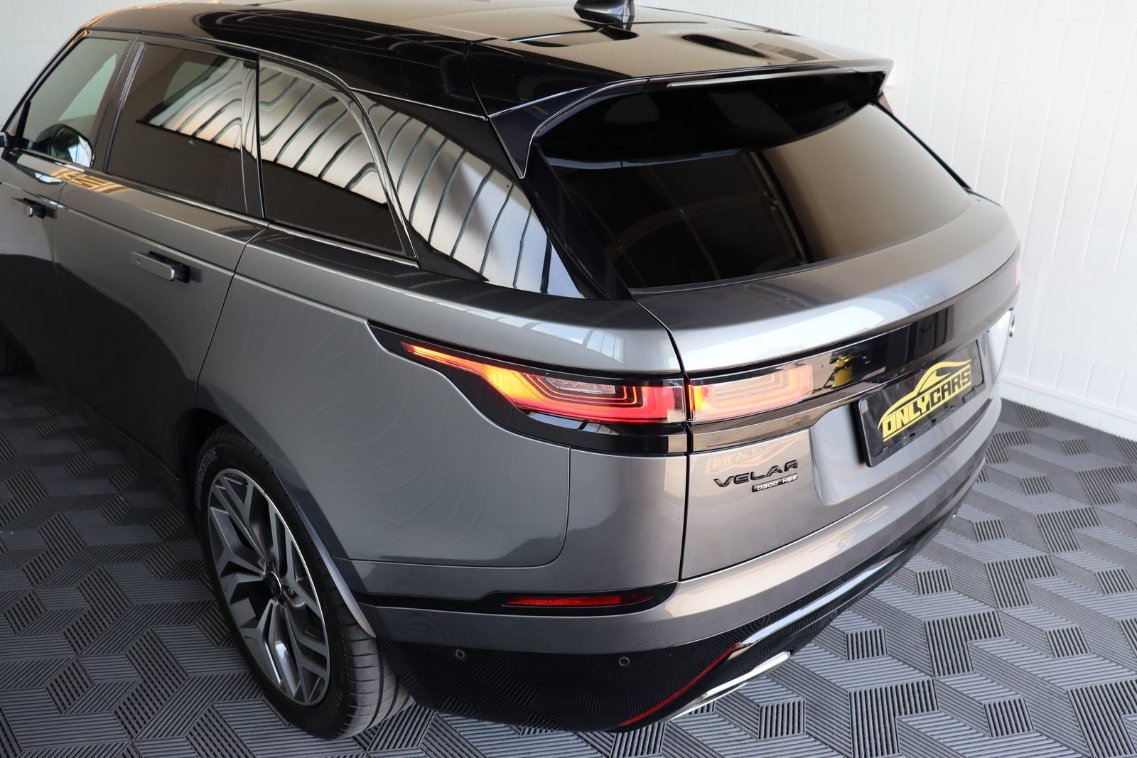 LAND ROVER Range Rover Velar R-Dynamic D 300 S Automatic, Diesel, Second hand / Used, Automatic - 7