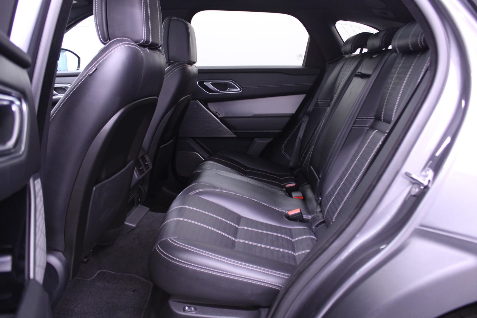LAND ROVER Range Rover Velar 2.0 T 300 R-Dynamic HSE *LEASING 1.99%*, Petrol, Second hand / Used, Automatic - 7