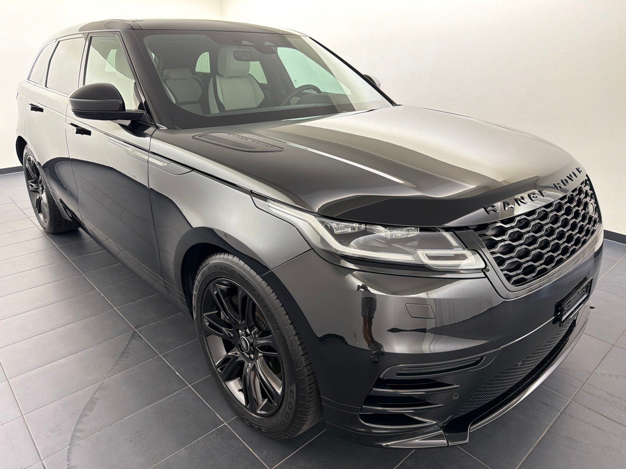 LAND ROVER RR Velar D 200 Dyn SE, Hybride Léger Diesel/Électricité, Occasion / Utilisé, Automatique - 4