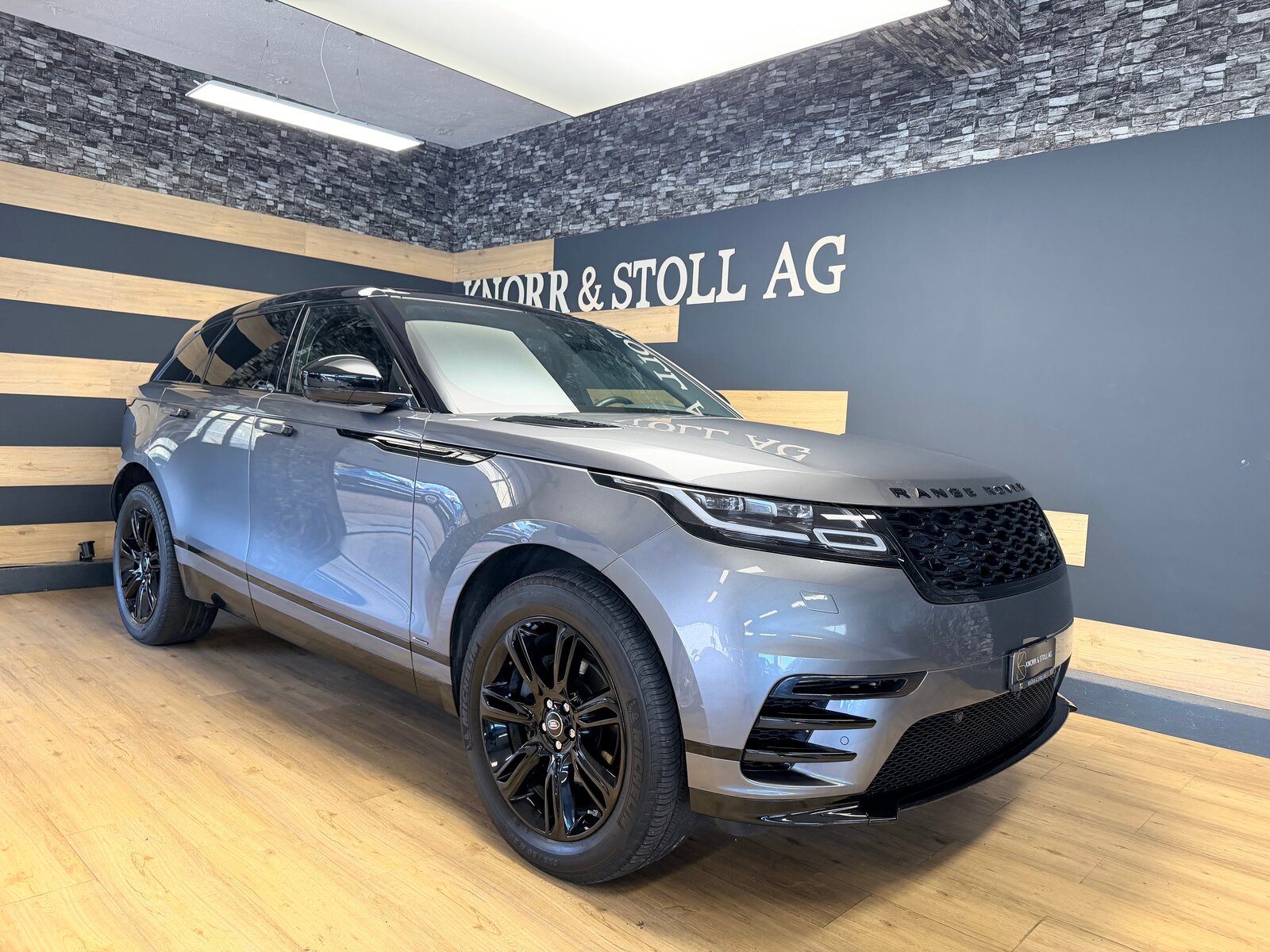 LAND ROVER Range Rover Velar R-Dynamic D 240 SE Automatic
