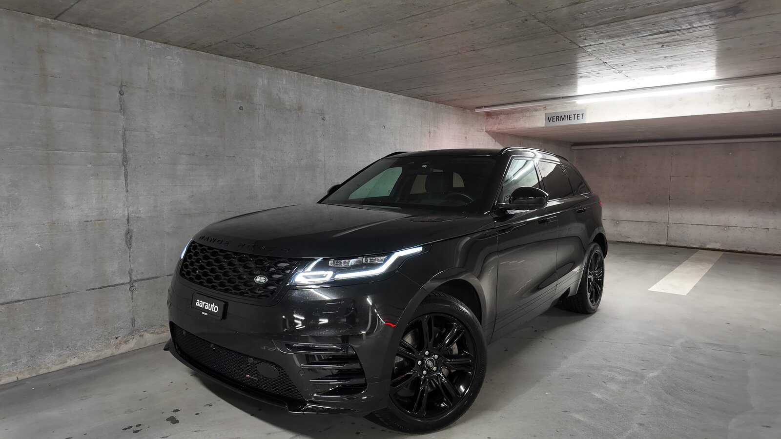 LAND ROVER Range Rover Velar 3.0 D I6 300 R-Dynamic SE