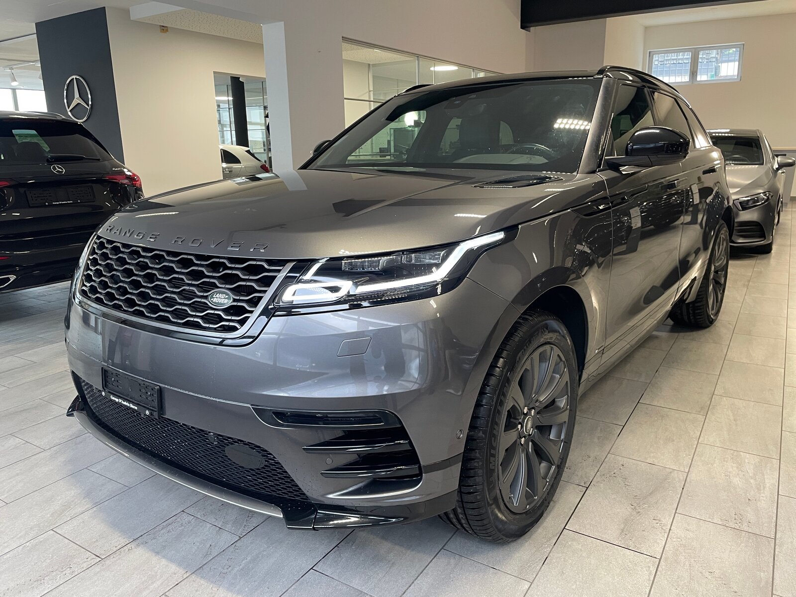 LAND ROVER Range Rover Velar R-Dynamic P 250 SE Automatic, Benzin, Occasion / Gebraucht, Automatik - 2
