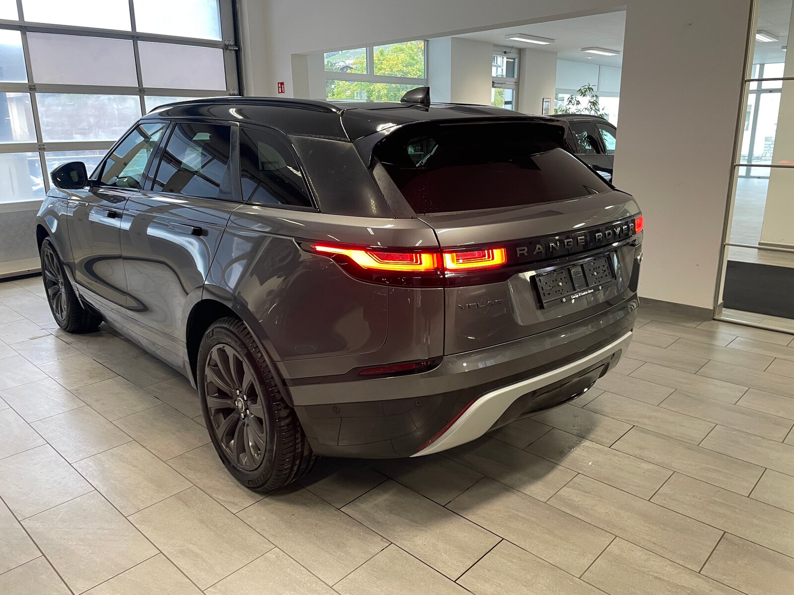 LAND ROVER Range Rover Velar R-Dynamic P 250 SE Automatic, Benzin, Occasion / Gebraucht, Automatik - 5