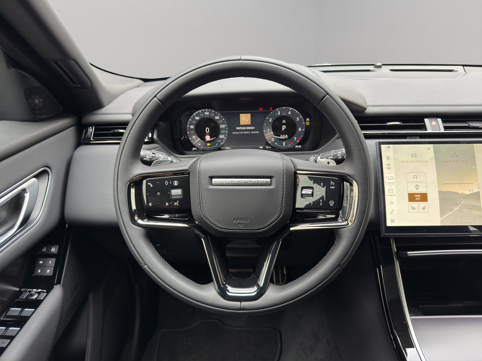 LAND ROVER Range Rover Velar 3.0 I6 R-Dynamic SE, Mild-Hybrid Petrol/Electric, Ex-demonstrator, Automatic - 6