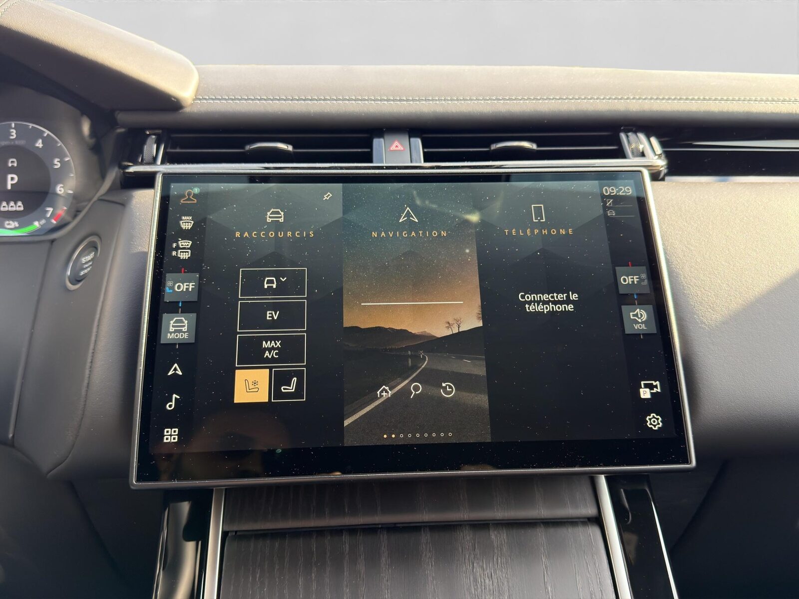 LAND ROVER Range Rover Velar 2.0 P400e Autobiography, Plug-in-Hybrid Petrol/Electric, Ex-demonstrator, Automatic - 5