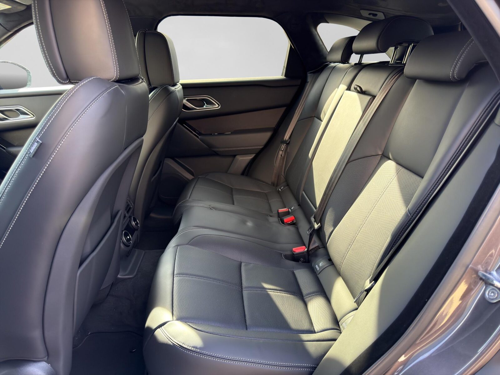 LAND ROVER Range Rover Velar 2.0 P400e Autobiography, Plug-in-Hybrid Petrol/Electric, Ex-demonstrator, Automatic - 7