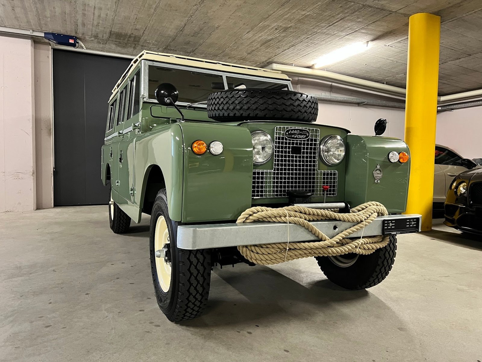 LAND ROVER Serie IIa 109 SW Avus Classic / Komplettrestaurat