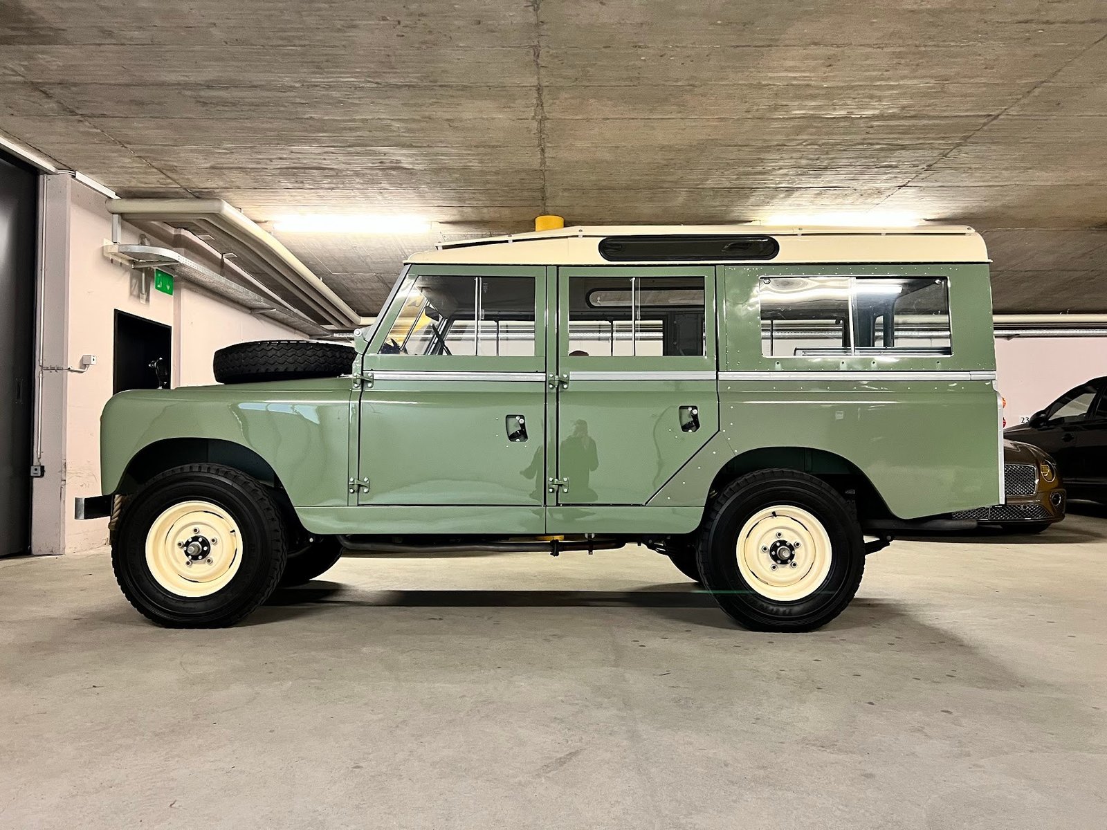 LAND ROVER Serie IIa 109 SW Avus Classic / Komplettrestaurat, Benzin, Oldtimer, Handschaltung - 7