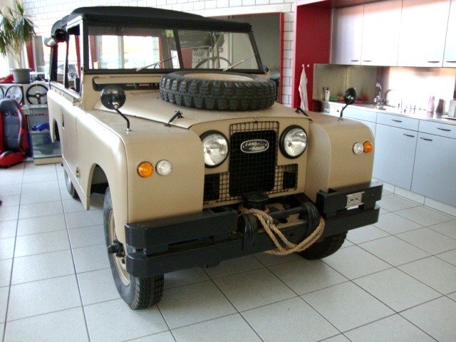 LAND ROVER Serie IIa Soft Top Avus Classic