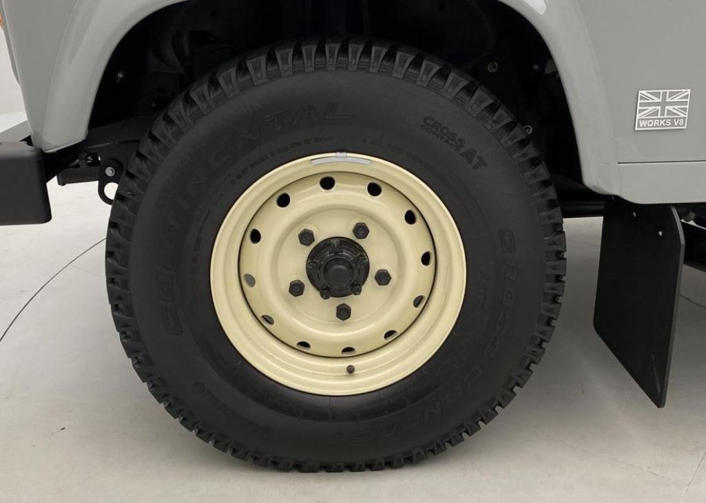 LAND ROVER Works V8 ISLAY Edition, Petrol, New car - 7