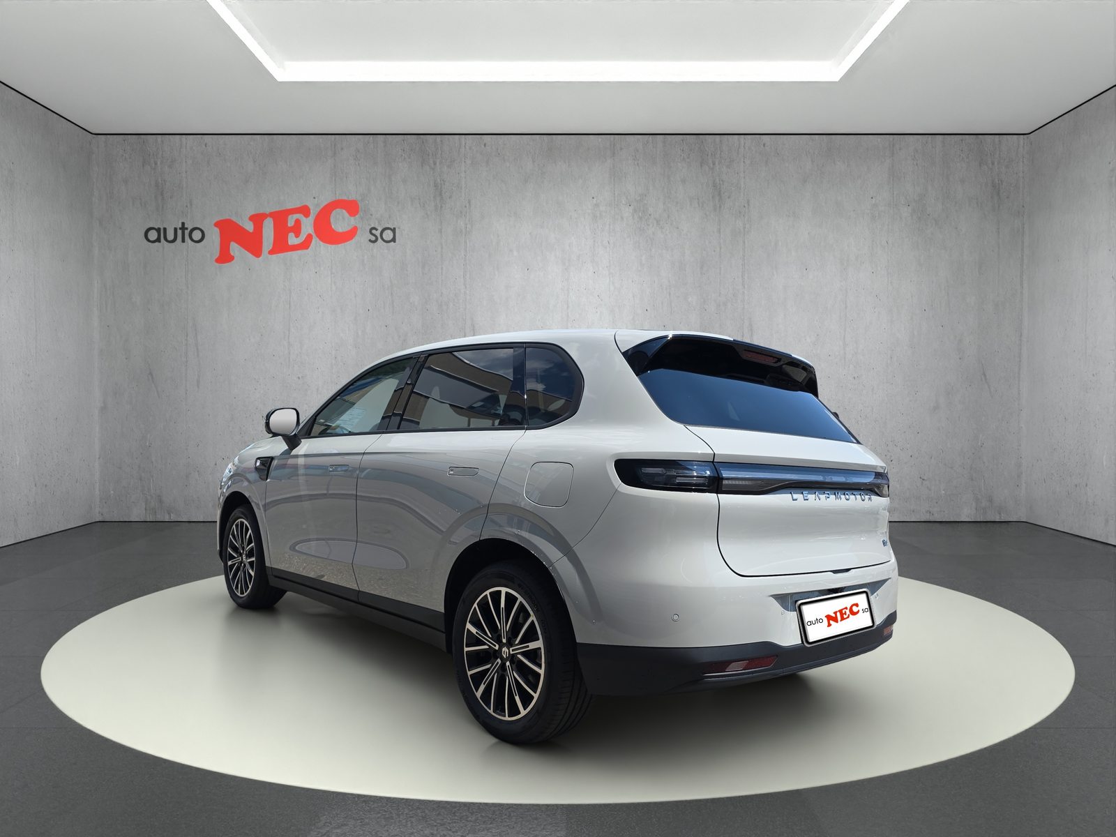LEAPMOTOR B10 1.5 Hybrid EV, Plug-in-Hybrid Petrol/Electric, New car, Automatic - 4
