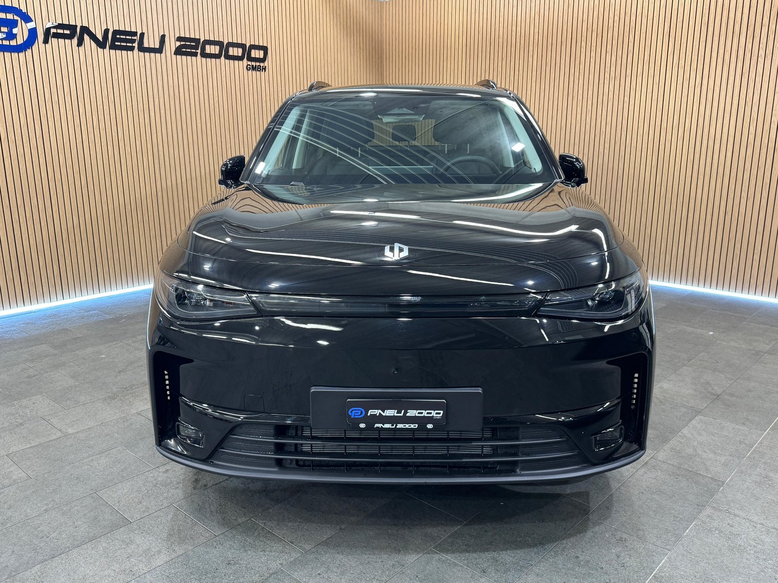 LEAPMOTOR C10 REEV 28kWh Design *Carbonblack*, Plug-in-Hybrid Benzin/Elektro, Neuwagen, Automatik - 2