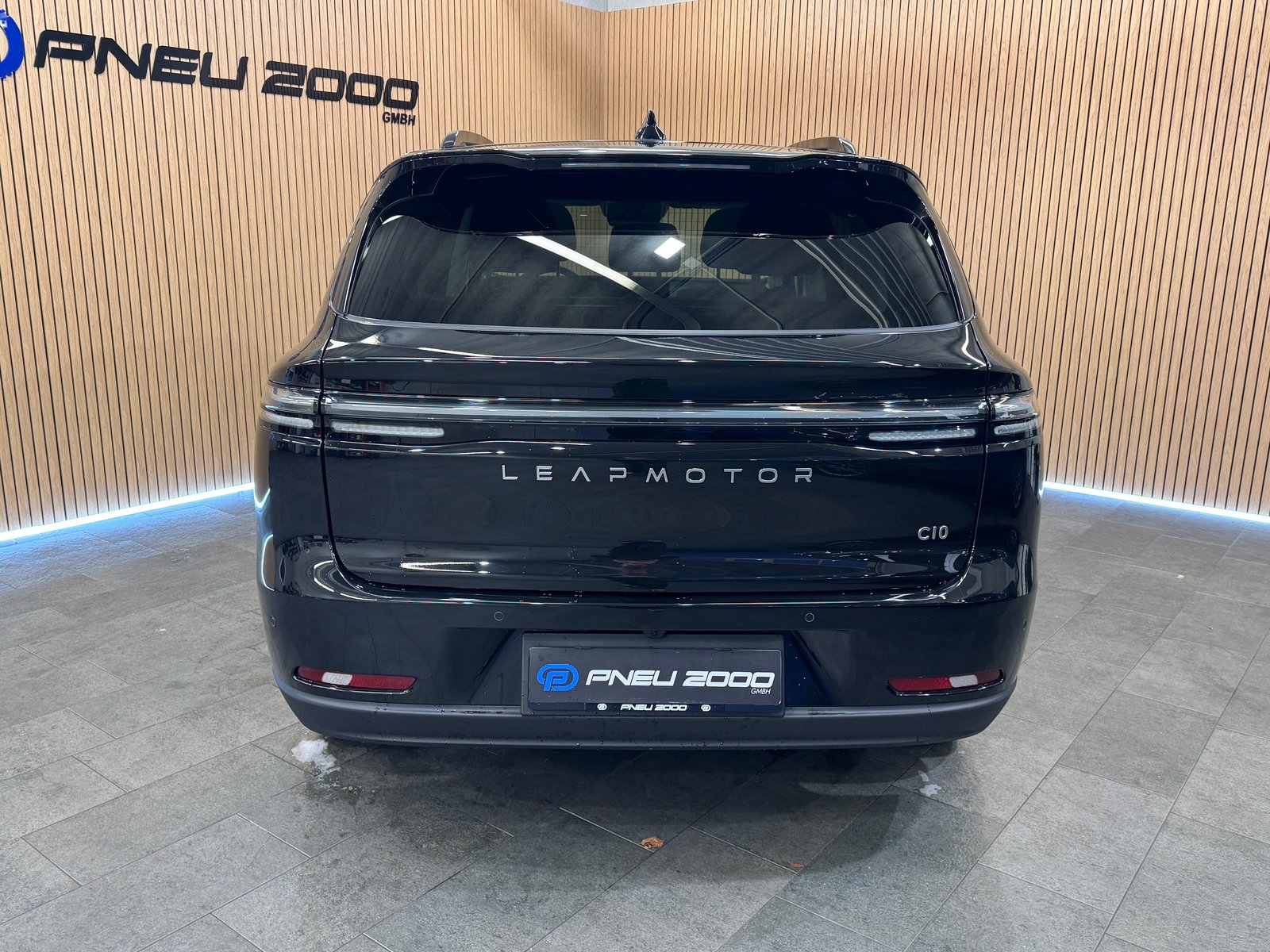 LEAPMOTOR C10 REEV 28kWh Design *Carbonblack*, Plug-in-Hybrid Benzin/Elektro, Neuwagen, Automatik - 4