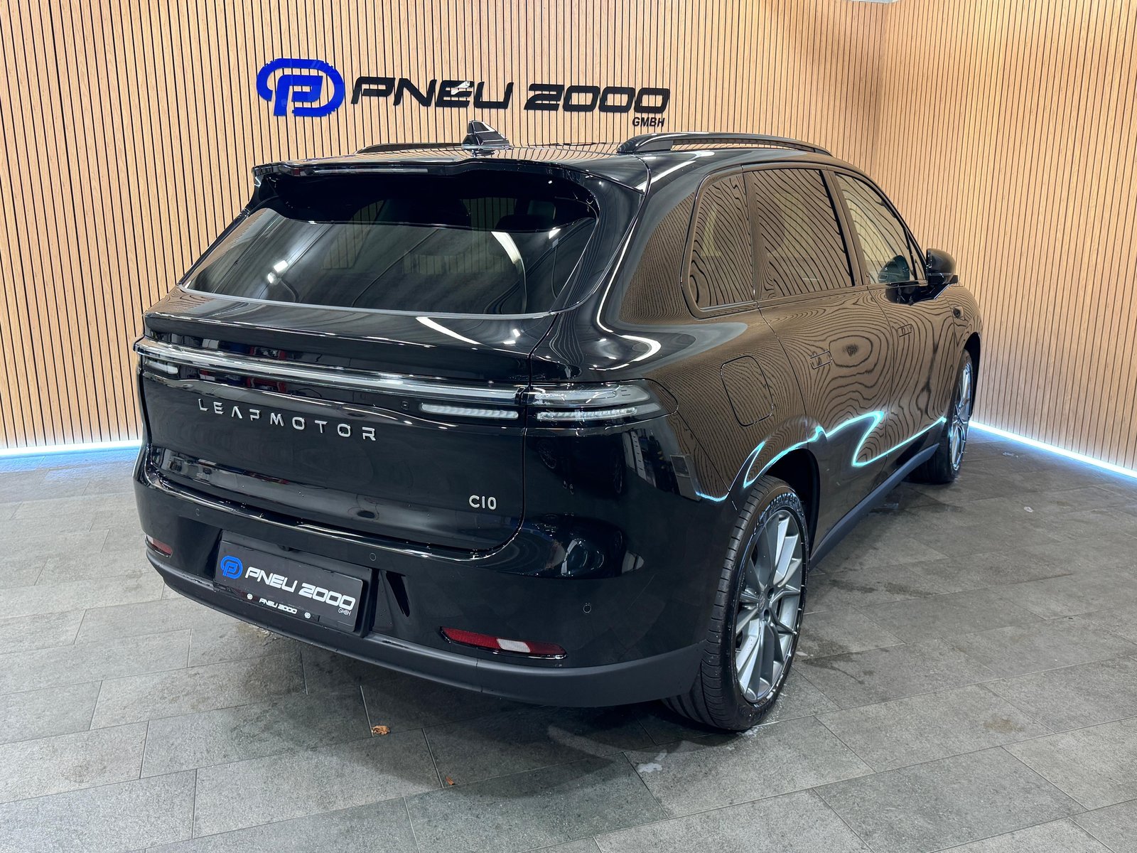 LEAPMOTOR C10 REEV 28kWh Design *Carbonblack*, Plug-in-Hybrid Benzin/Elektro, Neuwagen, Automatik - 5