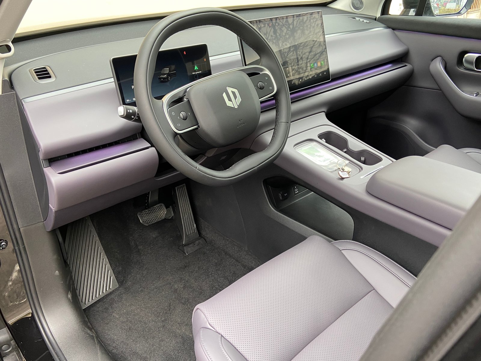 LEAPMOTOR C10 REEV Hybrid Design, Plug-in-Hybrid Benzin/Elektro, Neuwagen, Automatik - 6