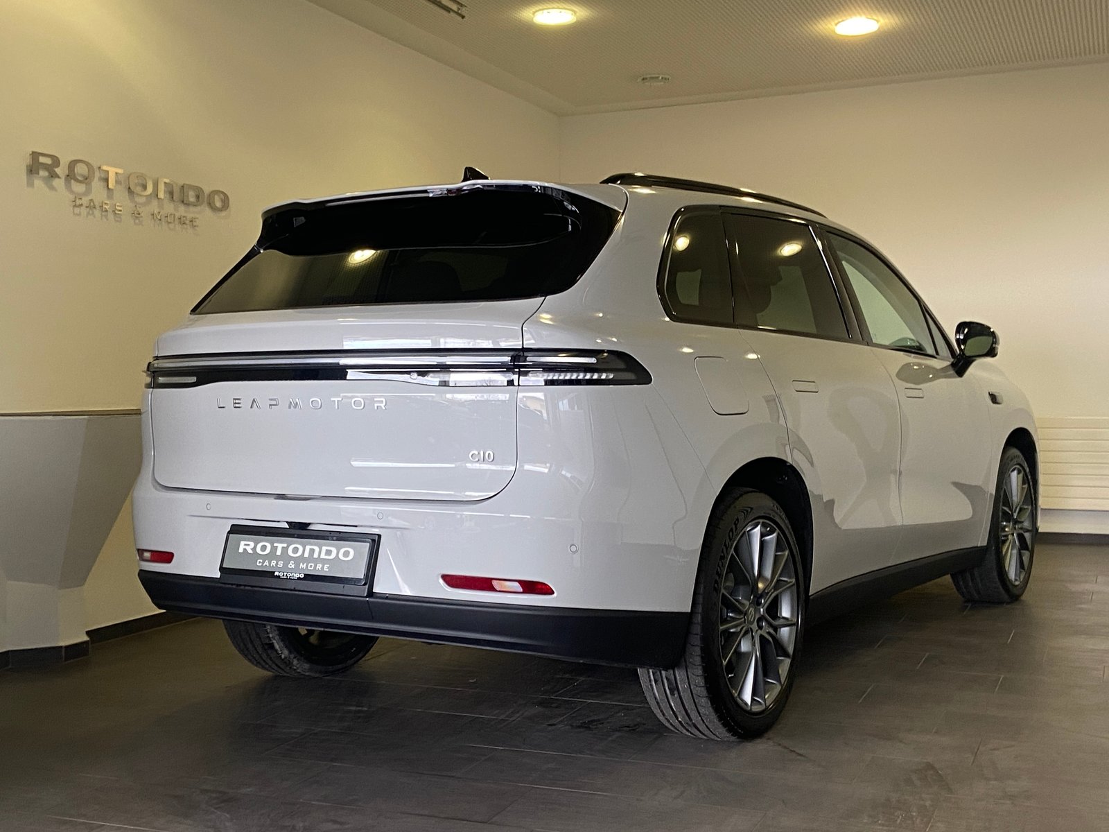 LEAPMOTOR C10 REEV Hybrid Design, Plug-in-Hybrid Petrol/Electric, New car, Automatic - 2