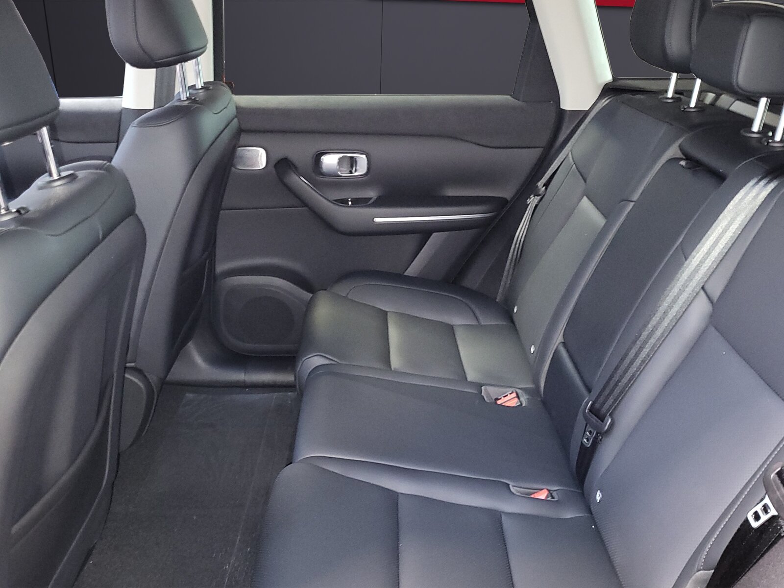 LEAPMOTOR C10 70kWh Design REEV, Plug-in-Hybrid Petrol/Electric, New car, Automatic - 6