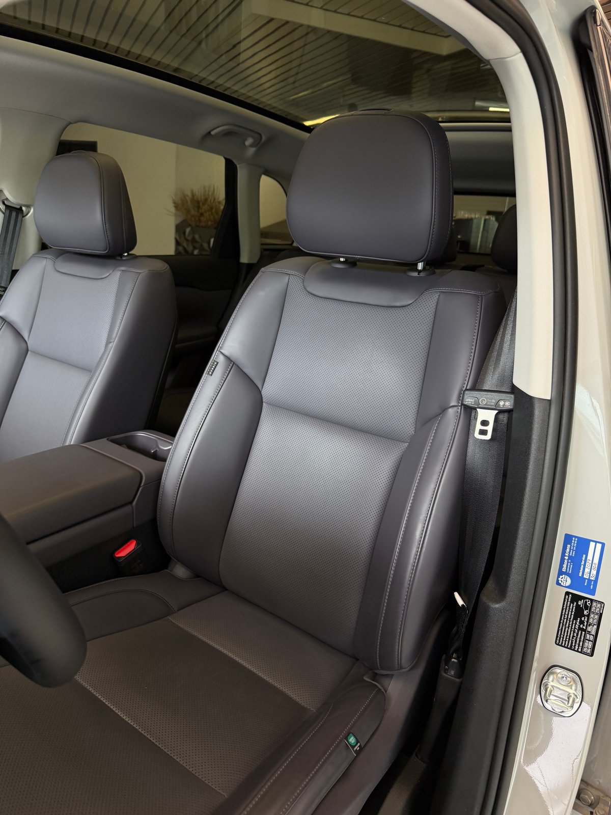 LEAPMOTOR C10 REEV 28kWh Design, Plug-in-Hybrid Petrol/Electric, Second hand / Used, Automatic - 6
