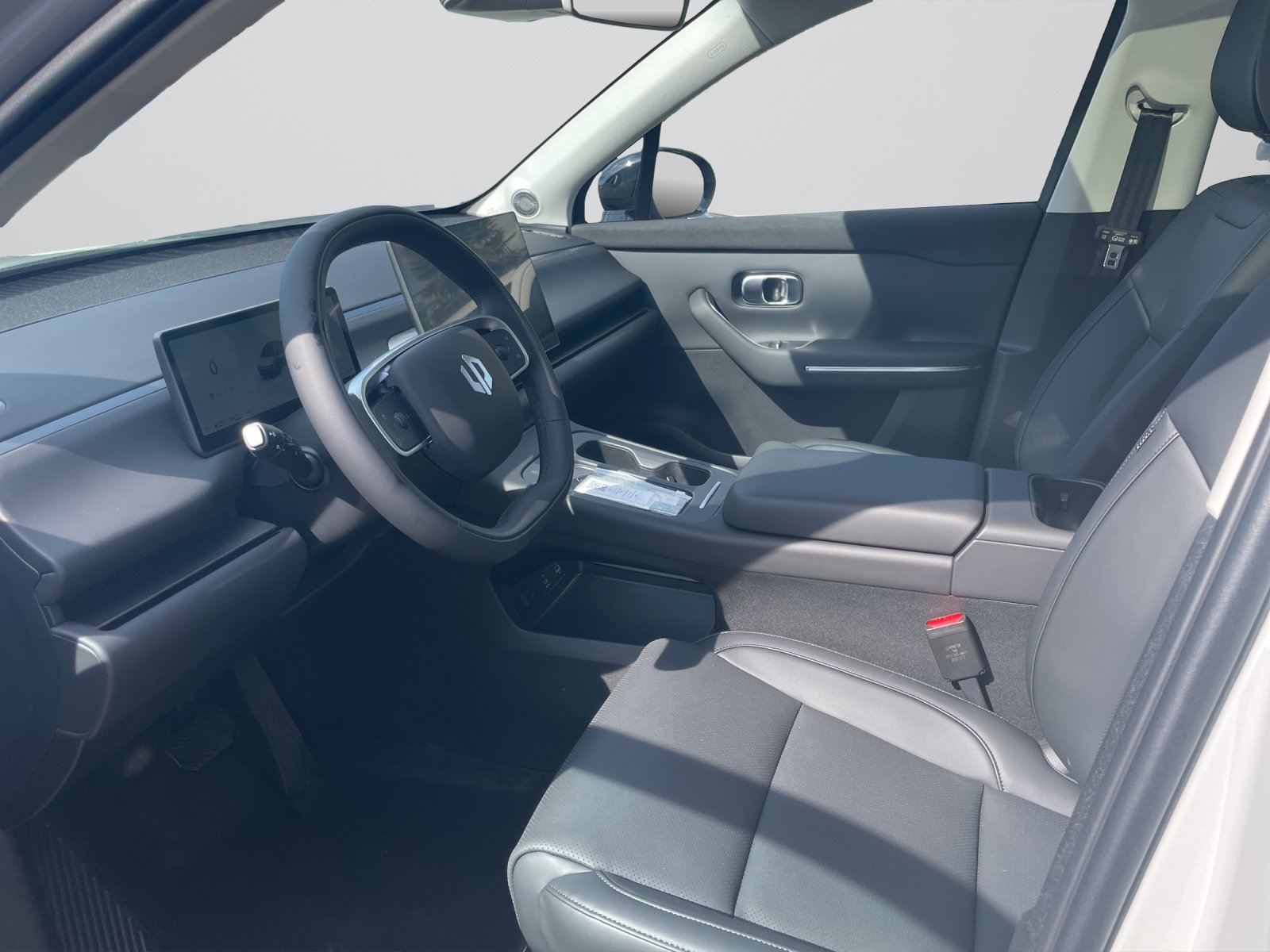 LEAPMOTOR C10 REEV 28kWh Design, Elektro, Neuwagen, Automatik - 5