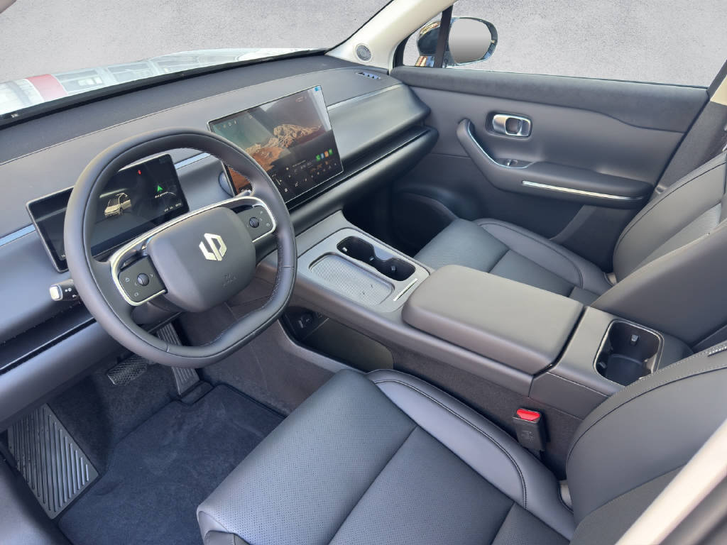 LEAPMOTOR C10 EV AWD, Electric, New car, Automatic - 4