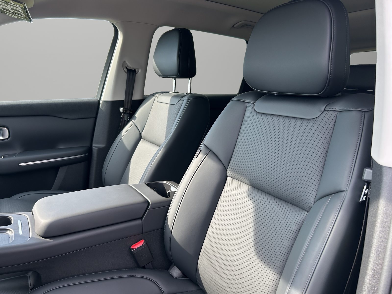 LEAPMOTOR C10 EV AWD, Électrique, Voiture nouvelle, Automatique - 4
