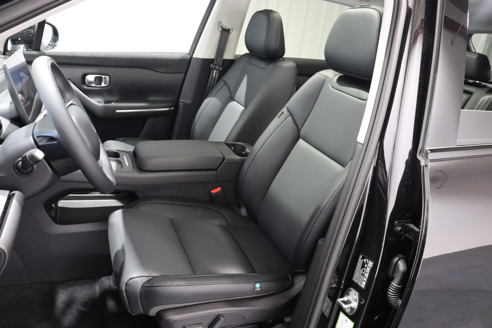 LEAPMOTOR C10 1.5 REEV Design, Voll-Hybrid Benzin/Elektro, Neuwagen, Automatik - 4