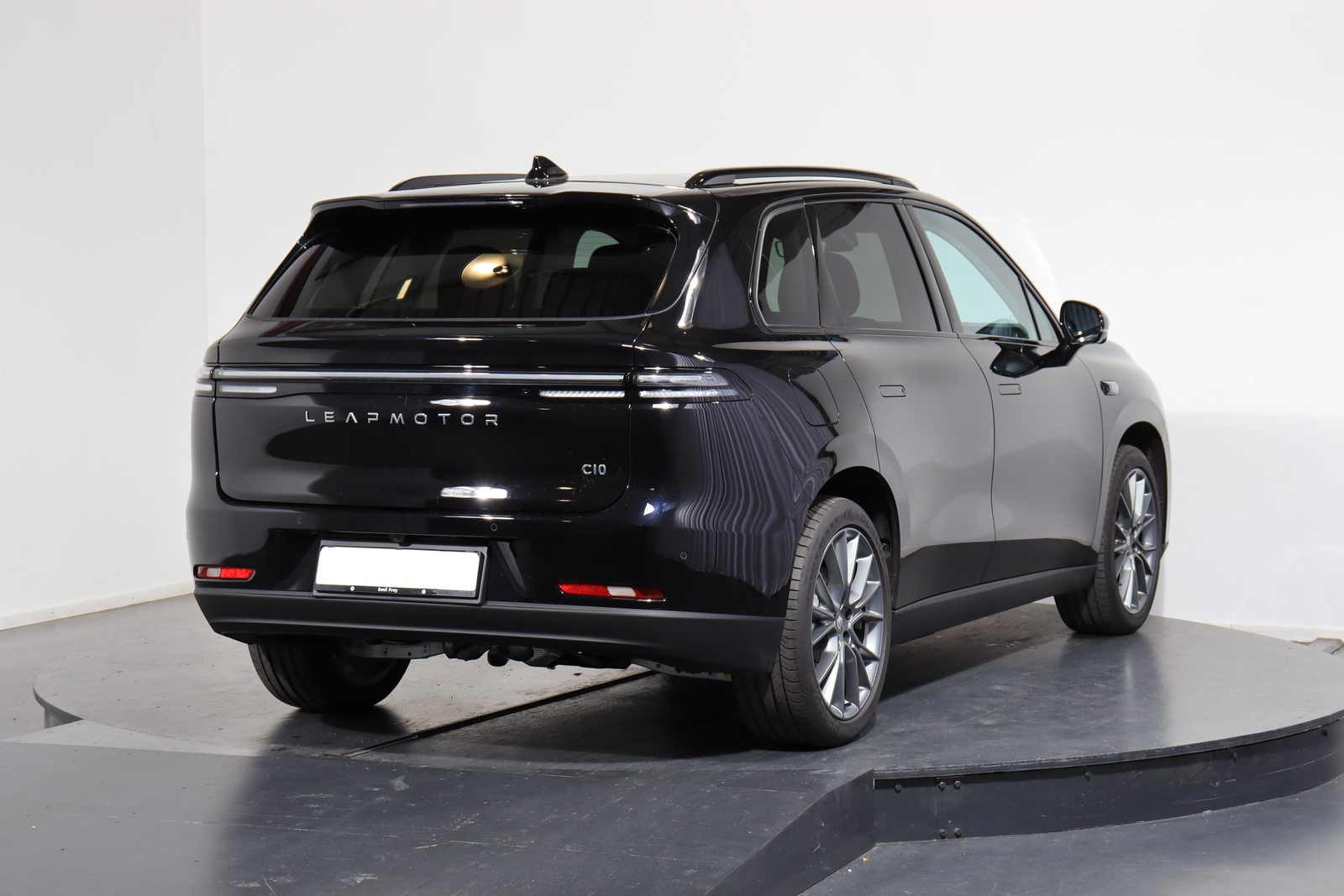 LEAPMOTOR C10 1.5 REEV Design, Voll-Hybrid Benzin/Elektro, Neuwagen, Automatik - 3