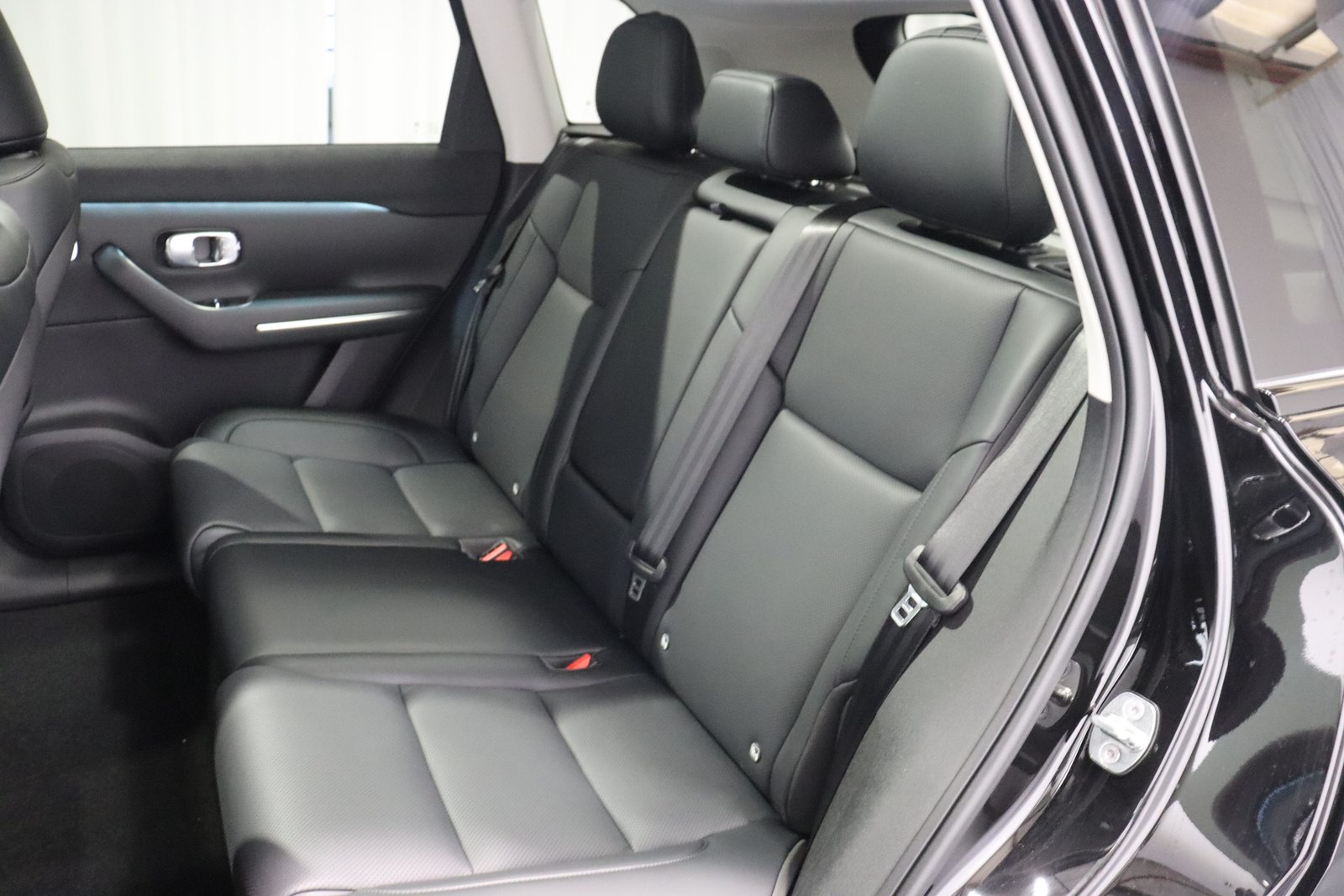 LEAPMOTOR C10 1.5 REEV Design, Voll-Hybrid Benzin/Elektro, Neuwagen, Automatik - 5