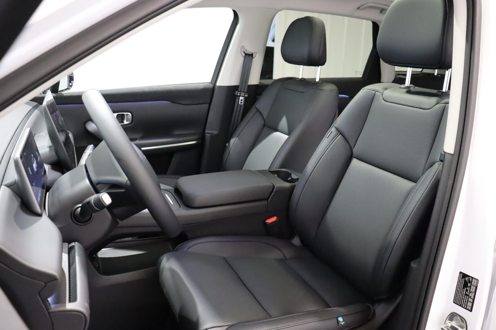 LEAPMOTOR C10 1.5 REEV Design, Full-Hybrid Petrol/Electric, New car, Automatic - 4