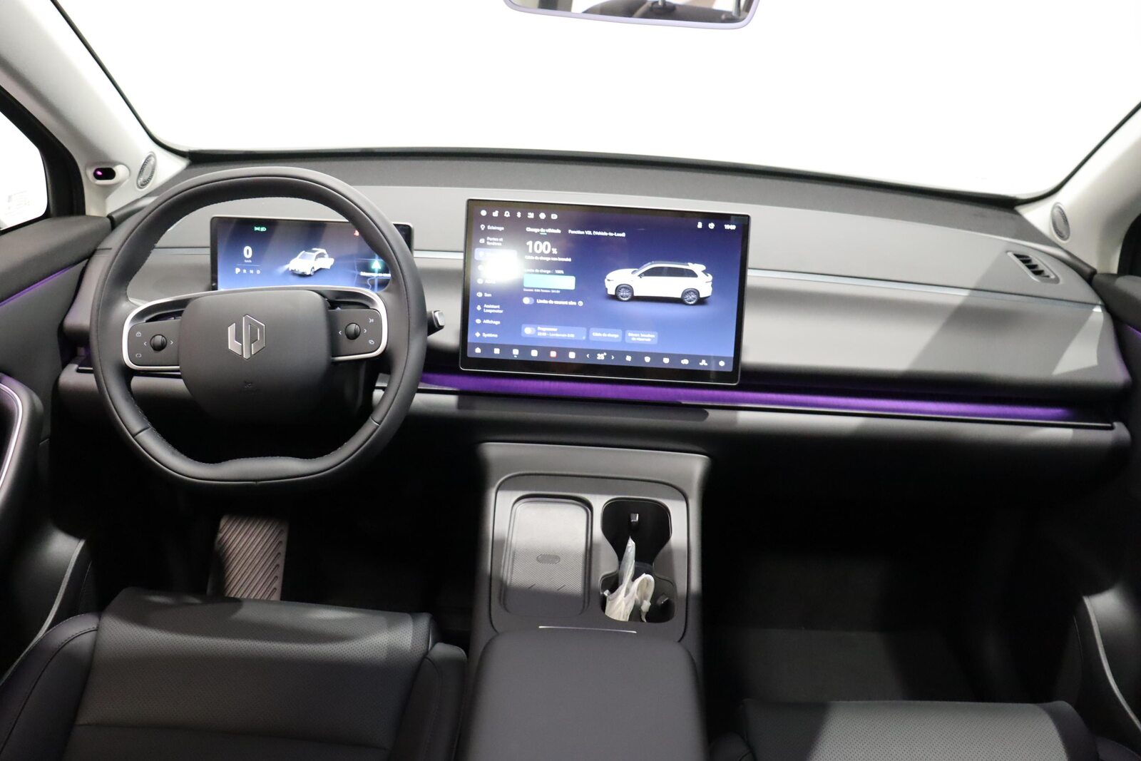 LEAPMOTOR C10 1.5 REEV Design, Full-Hybrid Petrol/Electric, New car, Automatic - 6