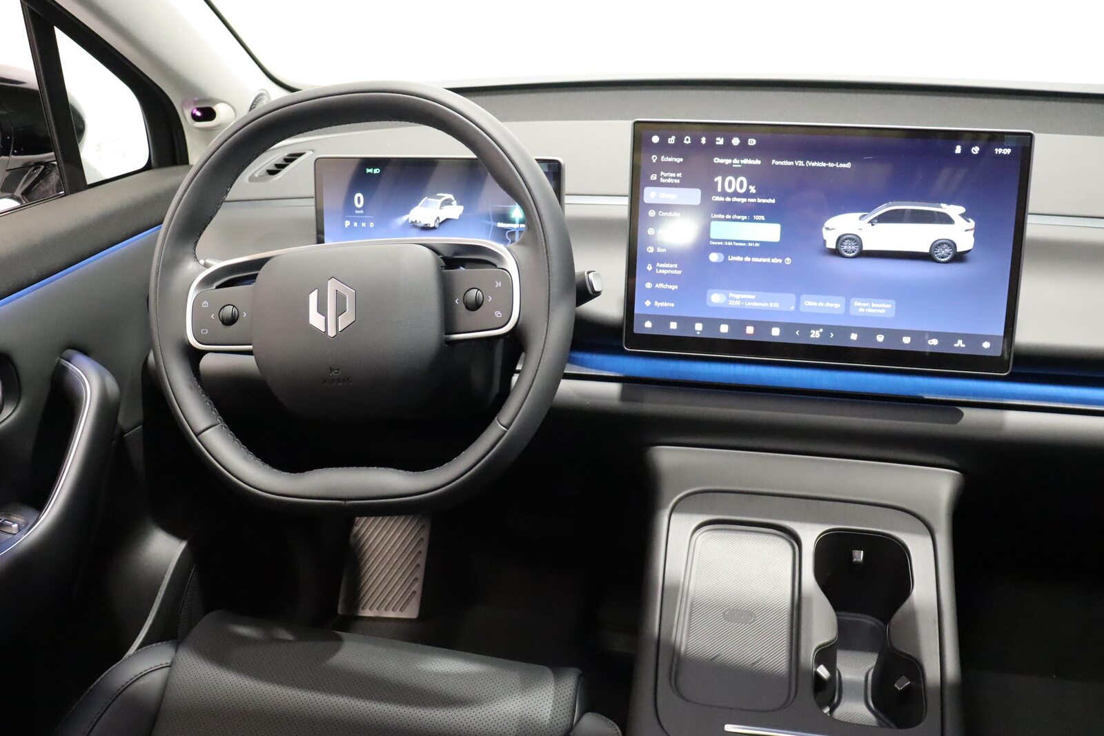 LEAPMOTOR C10 1.5 REEV Design, Full-Hybrid Petrol/Electric, New car, Automatic - 7
