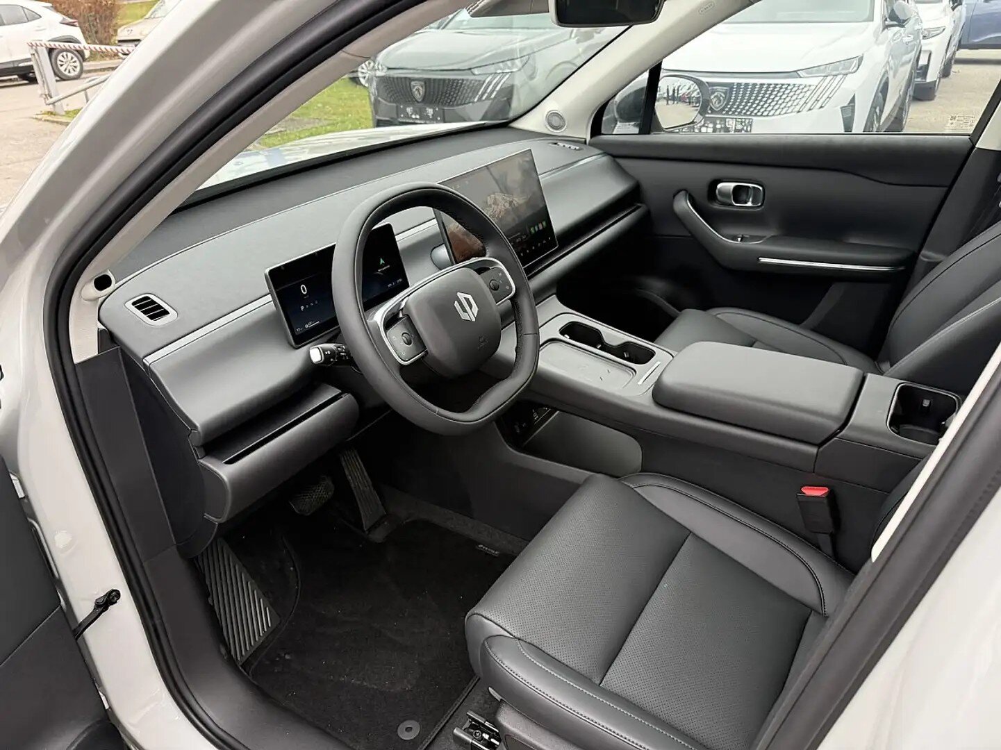 LEAPMOTOR C10 Design Pro Max AWD, Elektro, Neuwagen, Automatik - 3