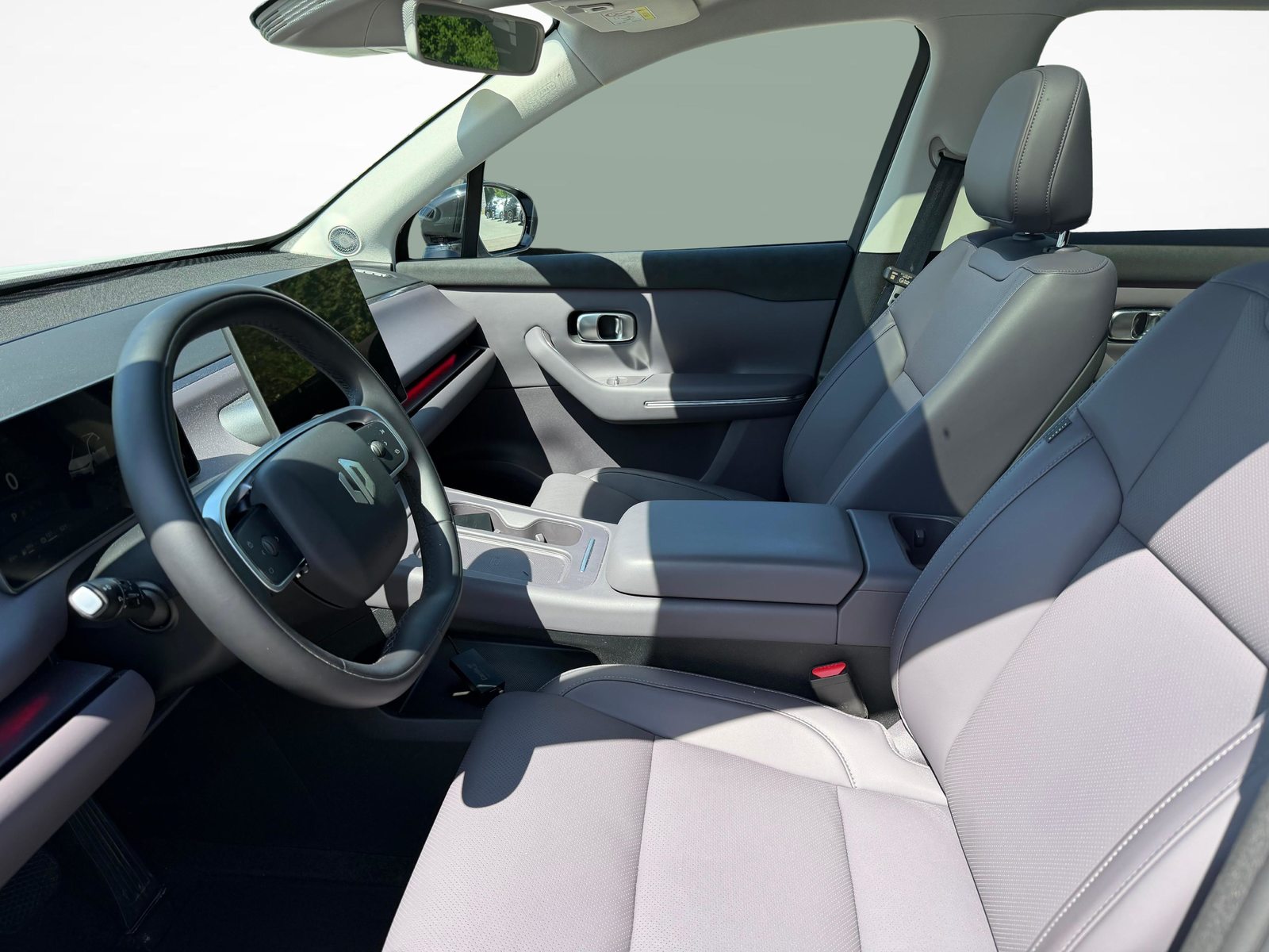 LEAPMOTOR C10 1.5 REEV Design, Voll-Hybrid Benzin/Elektro, Occasion / Gebraucht, Automatik - 4