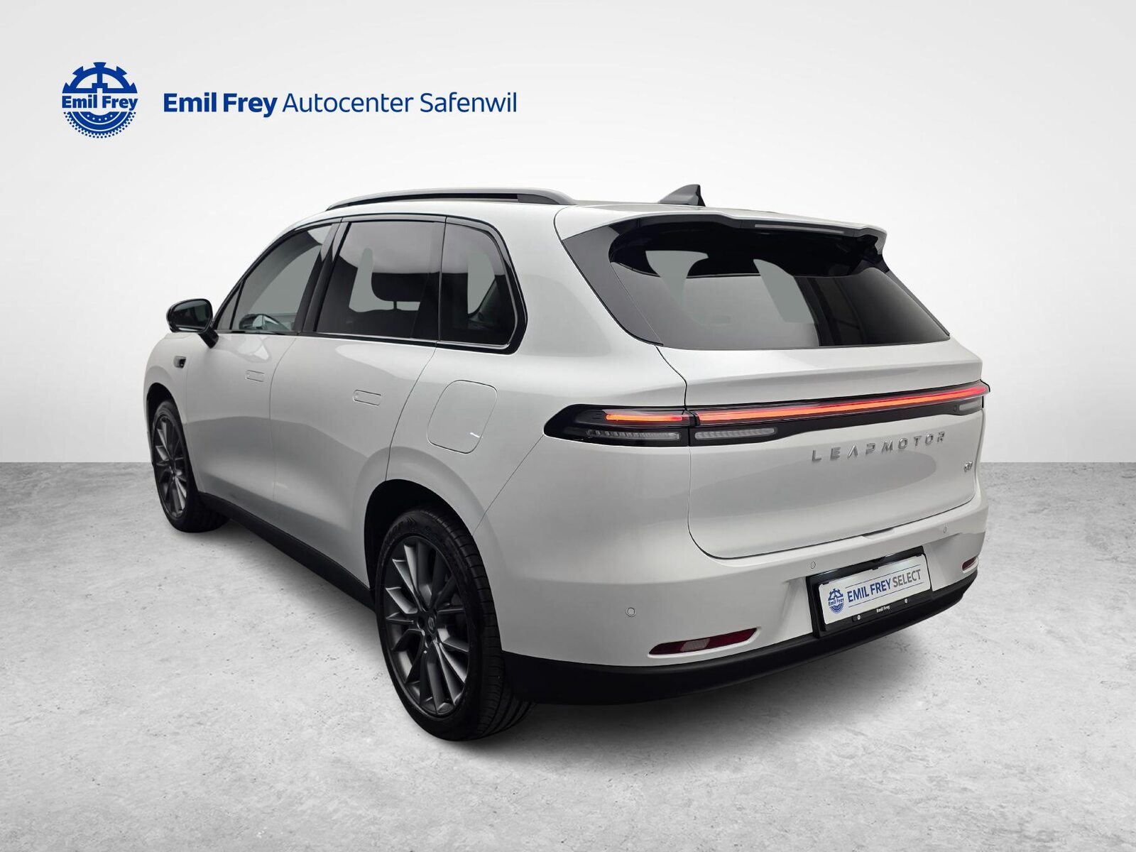 LEAPMOTOR C10 1.5 REEV Design, Plug-in-Hybrid Benzin/Elektro, Occasion / Gebraucht, Automatik - 3