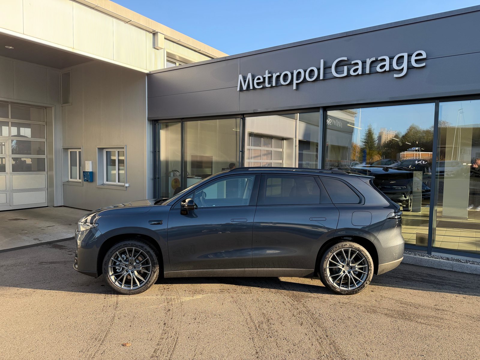 LEAPMOTOR C10 Design AWD, Electric, Ex-demonstrator, Automatic - 2