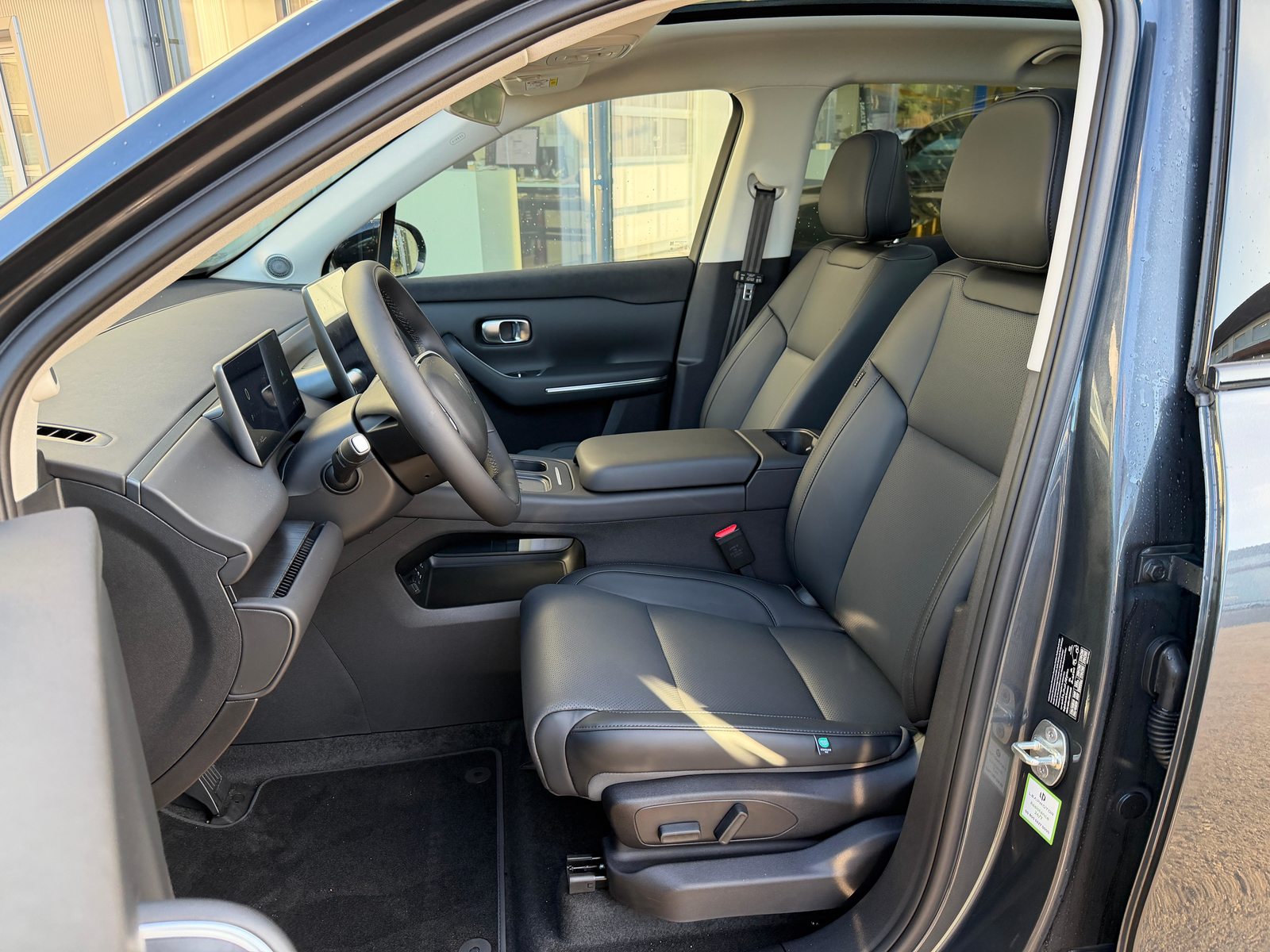LEAPMOTOR C10 Design AWD, Electric, Ex-demonstrator, Automatic - 3