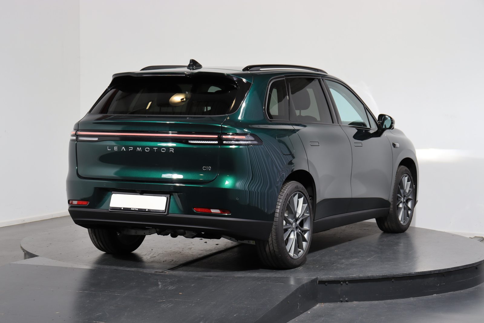 LEAPMOTOR C10 1.5 REEV Design, Hybride Intégral Essence/Électricité, Voiture de démonstration, Automatique - 3