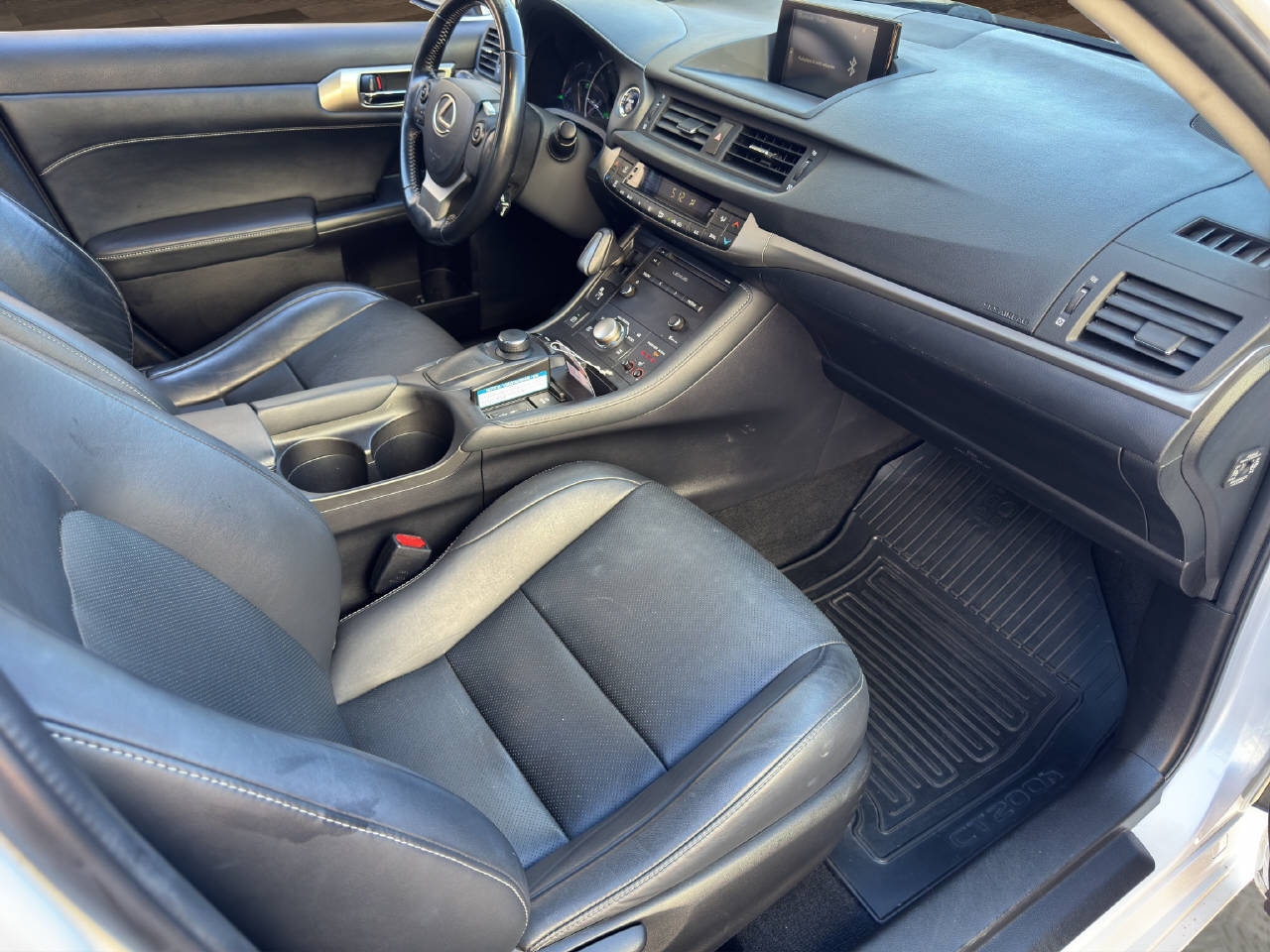 LEXUS CT 200h Comfort, Voll-Hybrid Benzin/Elektro, Occasion / Gebraucht, Automatik - 7