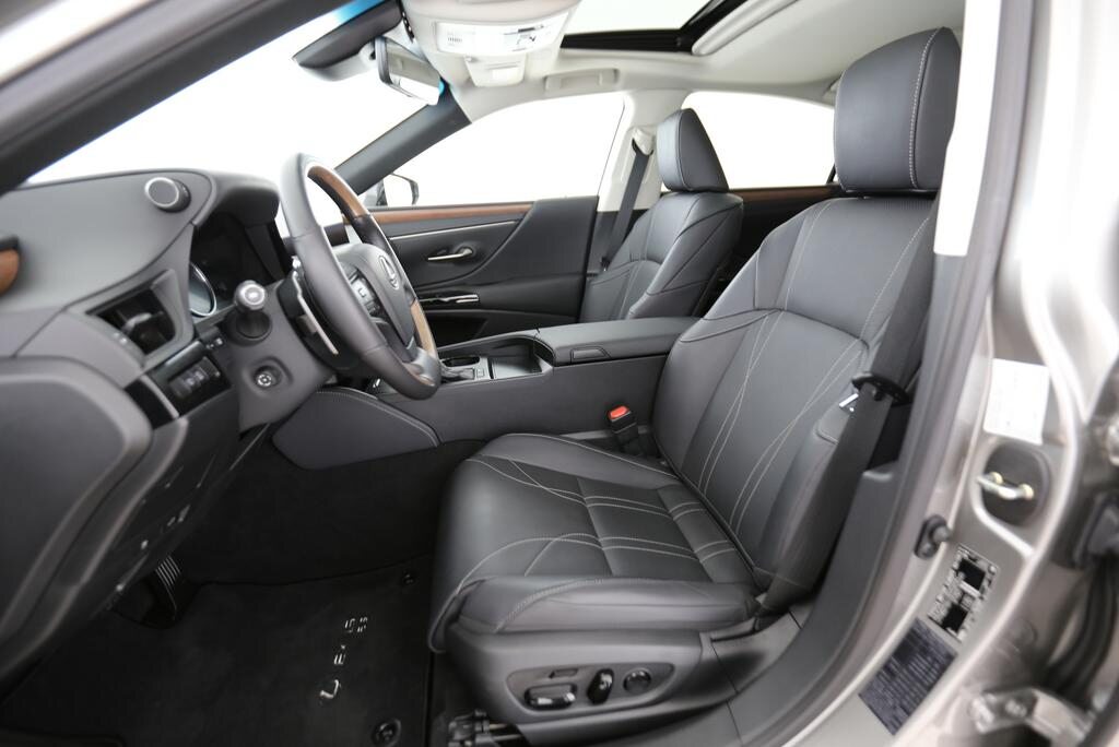 LEXUS ES 300h Comfort, Voll-Hybrid Benzin/Elektro, Occasion / Gebraucht, Automatik - 3