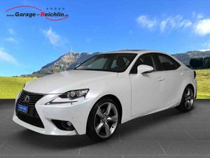 LEXUS IS 300h excellence