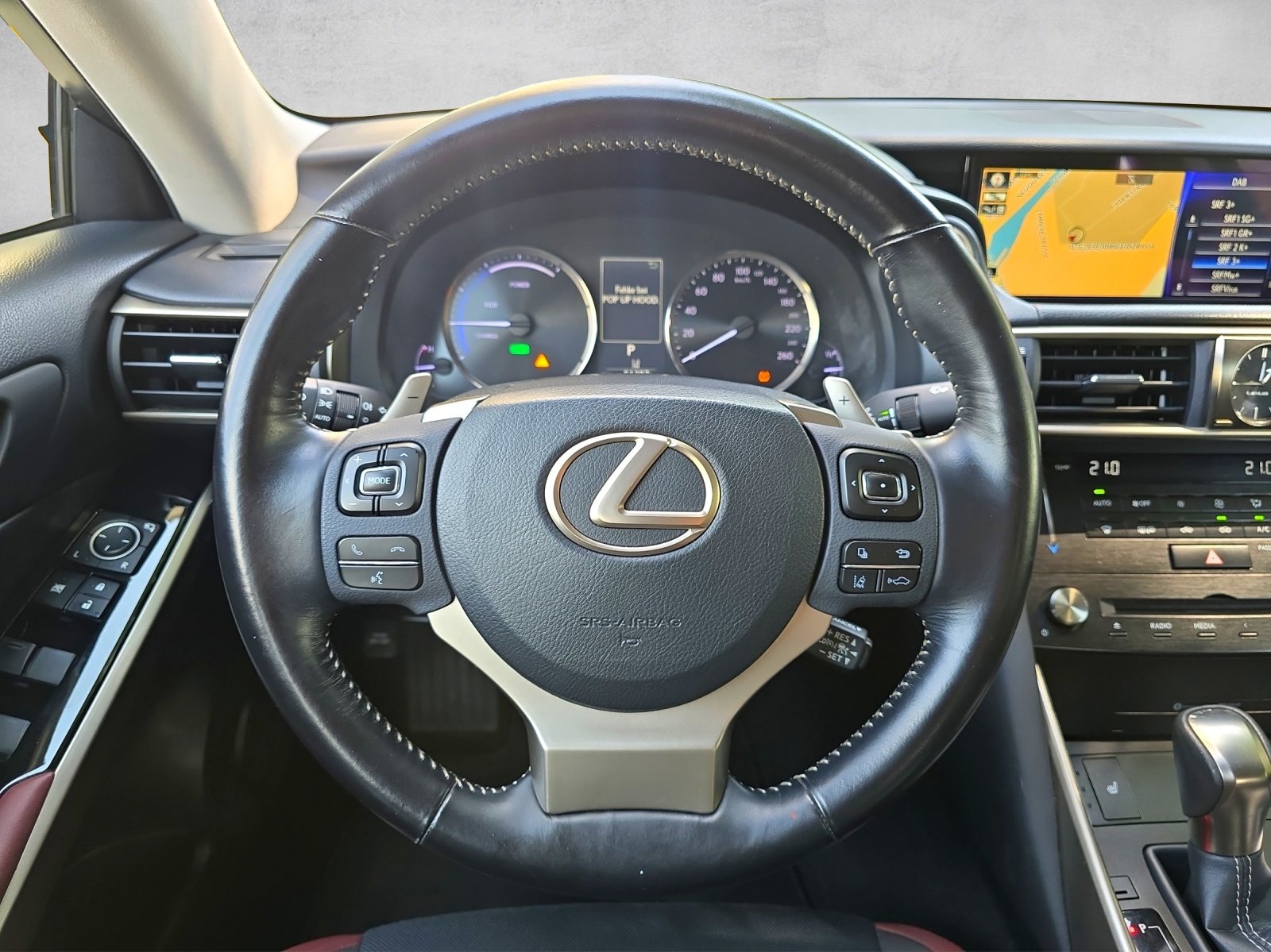 LEXUS IS 300h F-Sport Automatic, Voll-Hybrid Benzin/Elektro, Occasion / Gebraucht, Automatik - 7