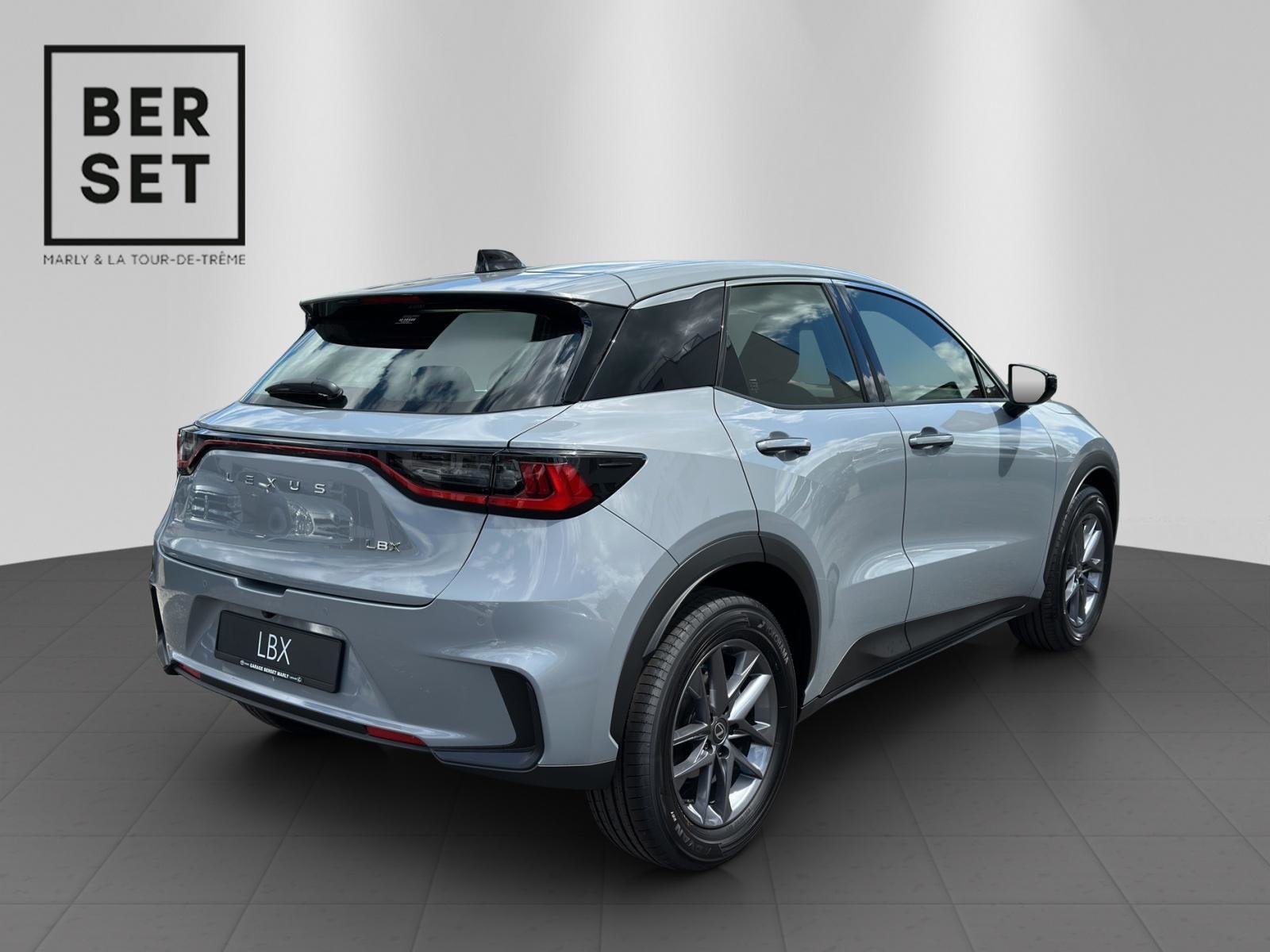 LEXUS LBX 1.5 Hybrid Impression, Full-Hybrid Petrol/Electric, New car, Automatic - 4