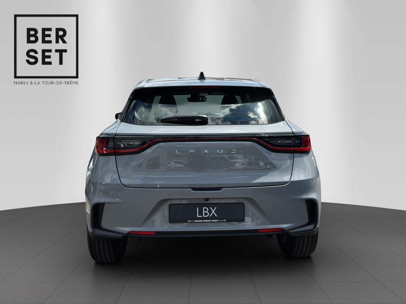 LEXUS LBX 1.5 Hybrid Impression, Full-Hybrid Petrol/Electric, New car, Automatic - 5