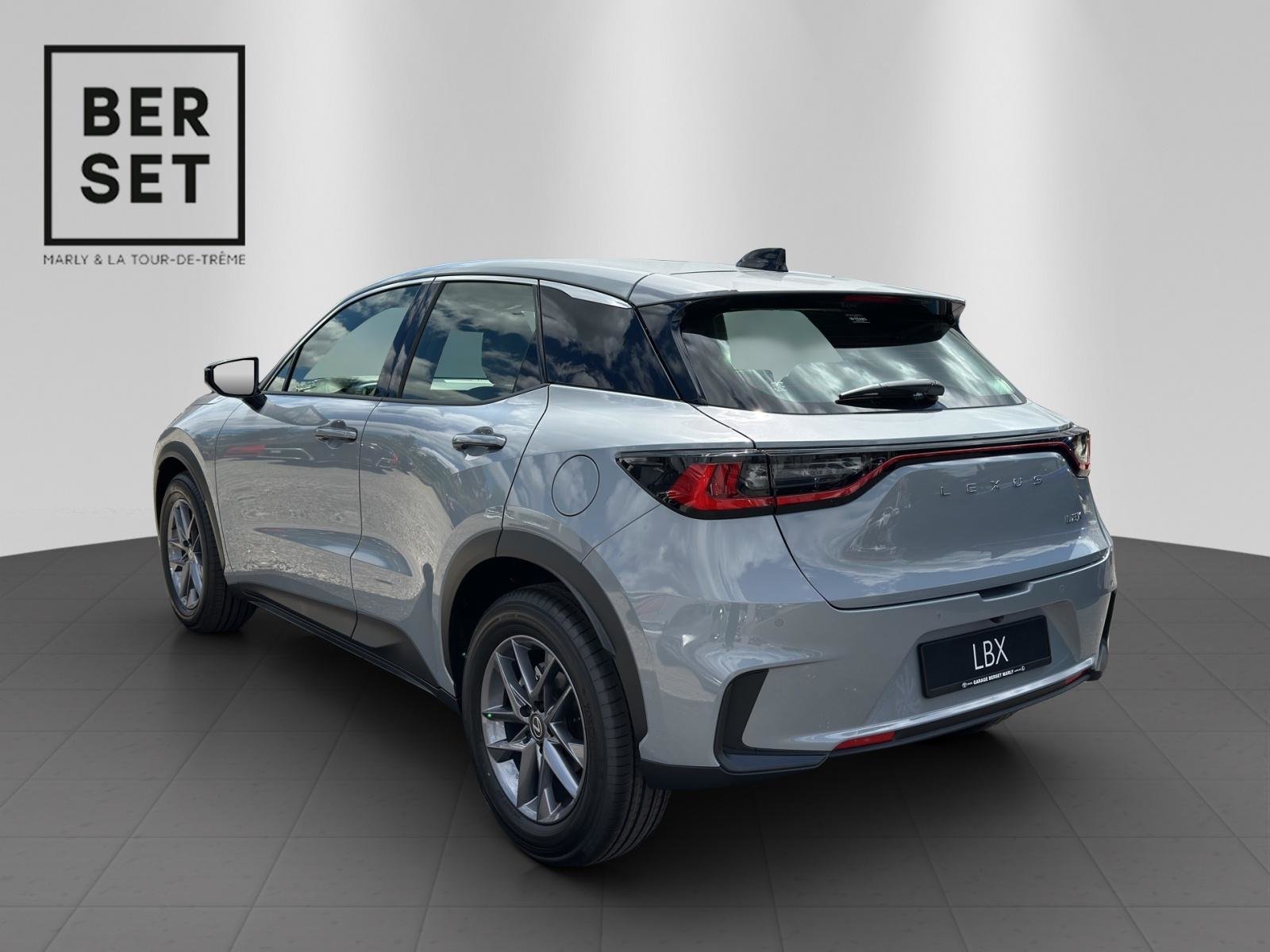 LEXUS LBX 1.5 Hybrid Impression, Full-Hybrid Petrol/Electric, New car, Automatic - 6