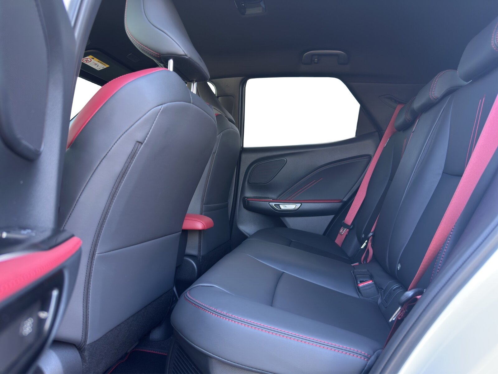 LEXUS LBX 1.5 Hybrid Vibrant Edition AWD, Voll-Hybrid Benzin/Elektro, Neuwagen, Automatik - 7