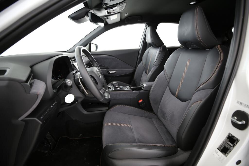 LEXUS LBX 1.5 Hybrid Cool AWD, Voll-Hybrid Benzin/Elektro, Occasion / Gebraucht, Automatik - 4