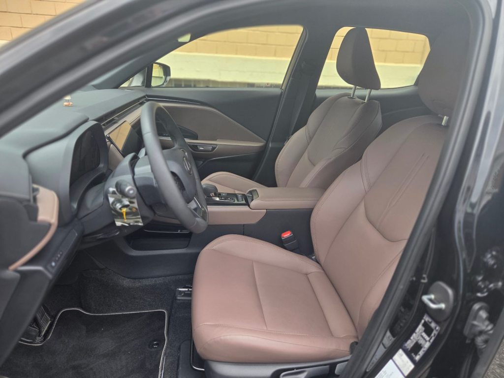 LEXUS LBX 1.5 Hybrid Elegant, Full-Hybrid Petrol/Electric, Second hand / Used, Automatic - 6